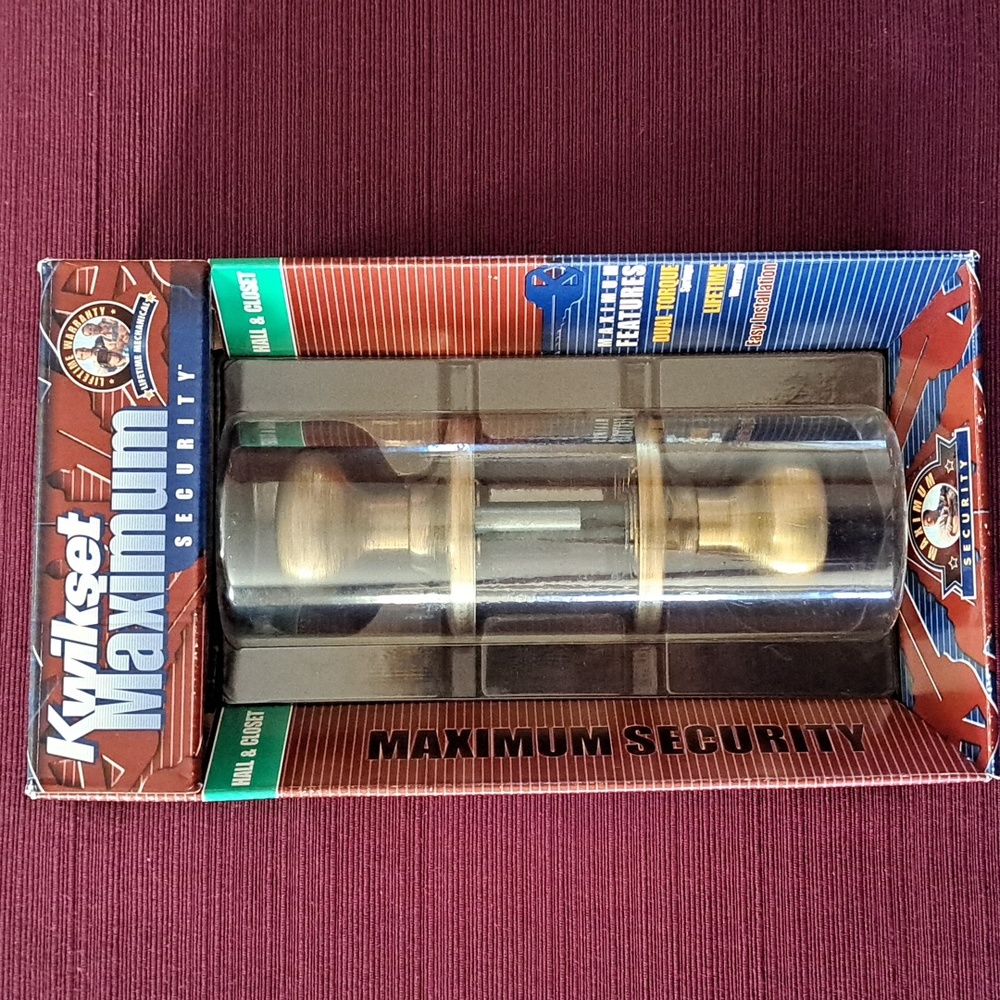 Kwikset Maximum Security Indoor Hall & Closet Door Knobs With Latch